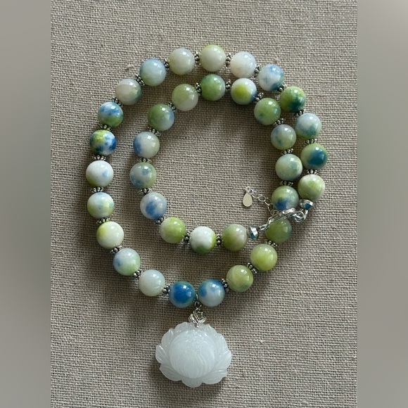 20 inch Jade and Chalcedony bead necklace NWOT - Picture 5 of 10